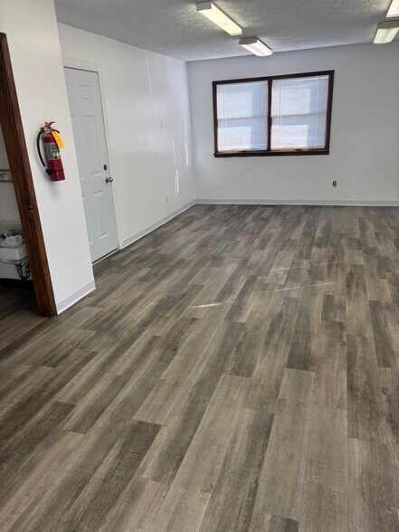 More Photos Of 202 W Plum St, Thorntown Daycare Center For Sale