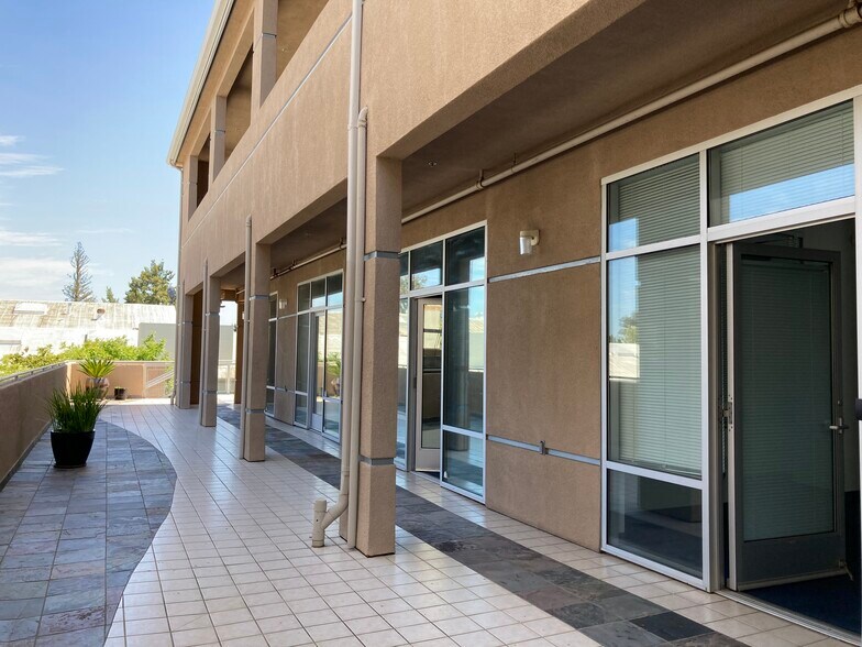 More Photos Of 3239 El Camino Real, Palo Alto Office For Lease