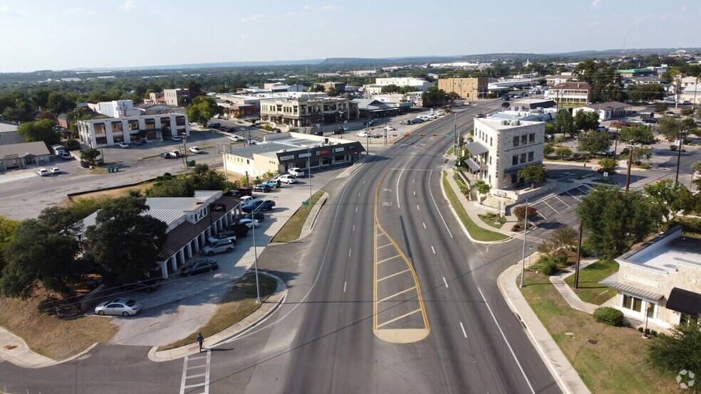 More Photos Of 116 S US Highway 281, Marble Falls Office For Lease
