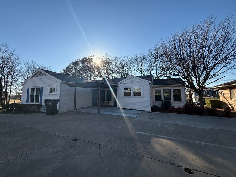 More Photos Of 513 S Tennessee St, McKinney Office For Sale