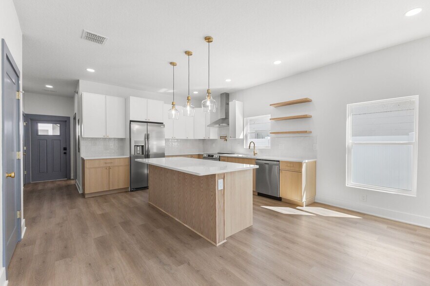 More Photos Of 2525 13th Ave N, Saint Petersburg Multifamily For Sale