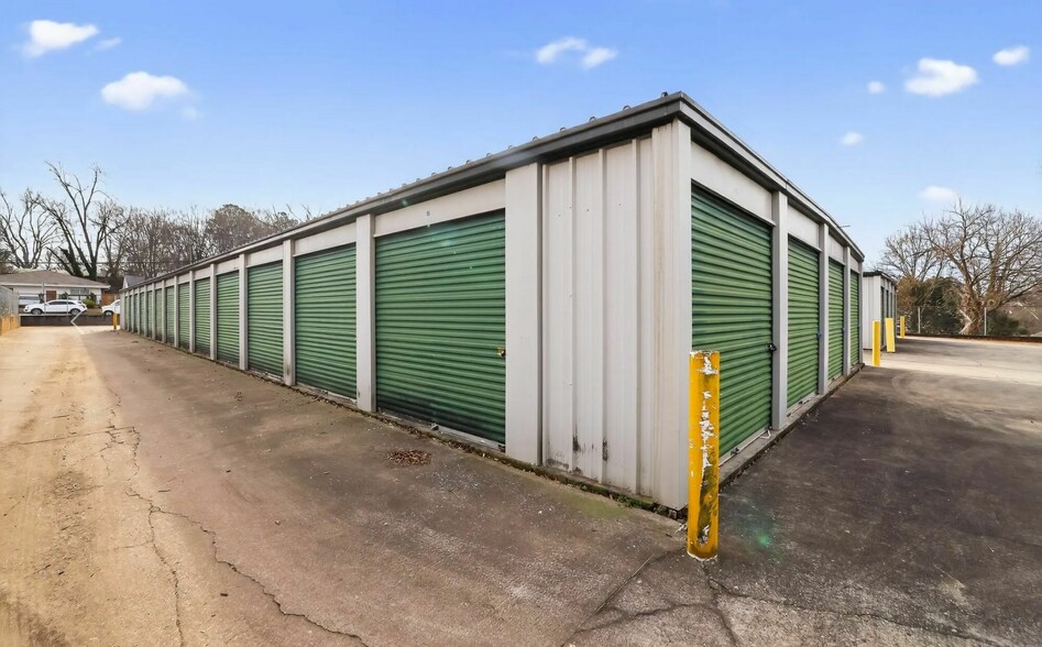 More Photos Of 939 N Logan St, Gaffney Self Storage For Sale