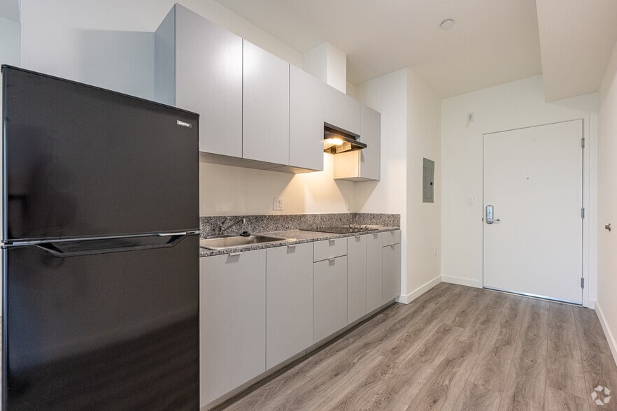 More Photos Of 300 W 60th St, Los Angeles Apartments For Sale