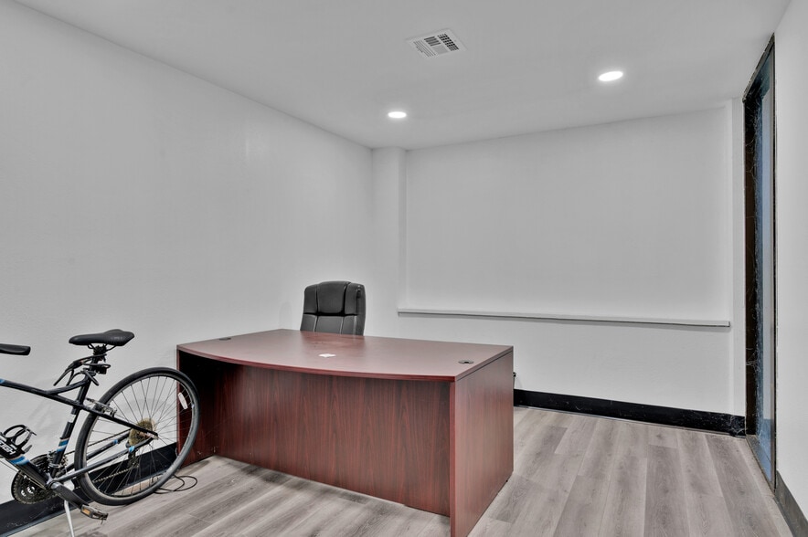 More Photos Of 23231 Vista Grande Dr, Laguna Hills Warehouse For Sale