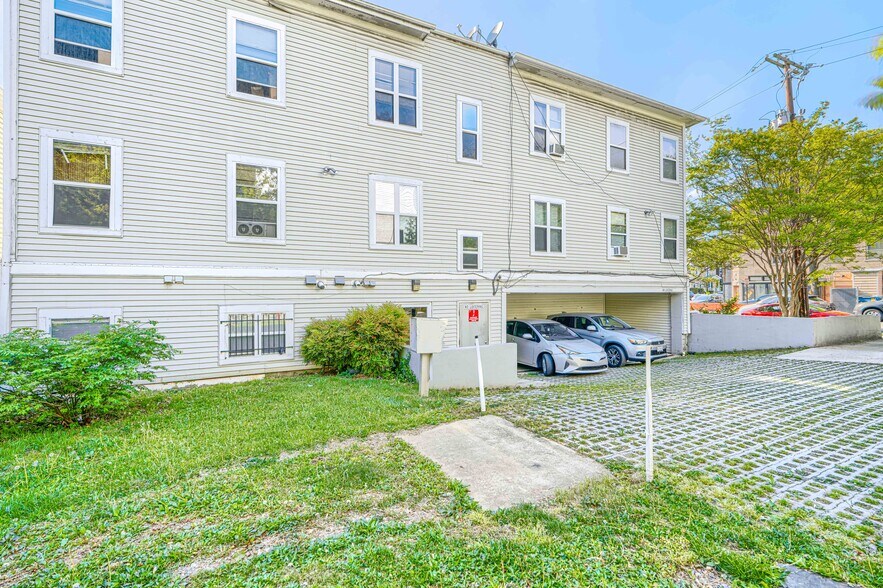 More Photos Of 2635 12th St NE, Washington Apartments For Sale
