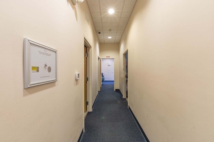 More Photos Of 799 Northern Blvd, South Abington Medical For Sale