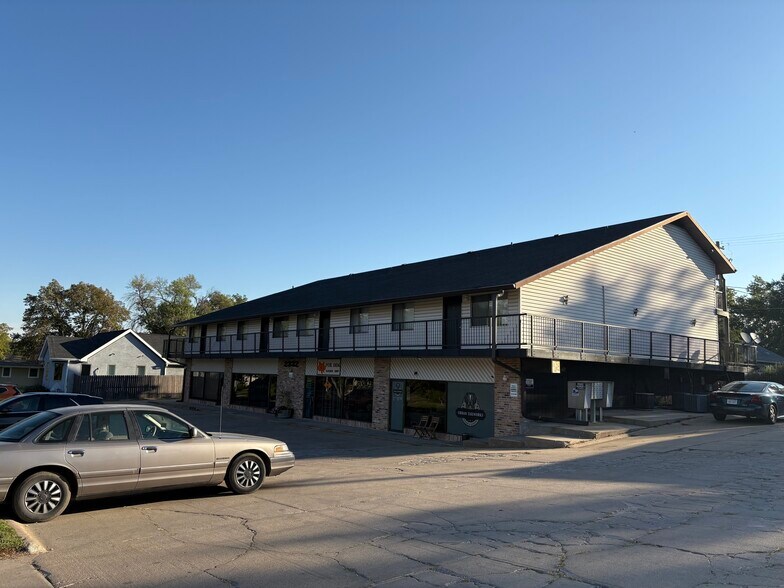 Primary Photo Of 2332 N Cotner Blvd, Lincoln Apartments For Lease