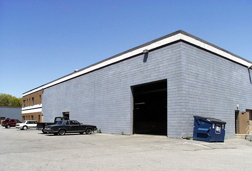 More Photos Of 55 6th Rd, Woburn Flex For Sale