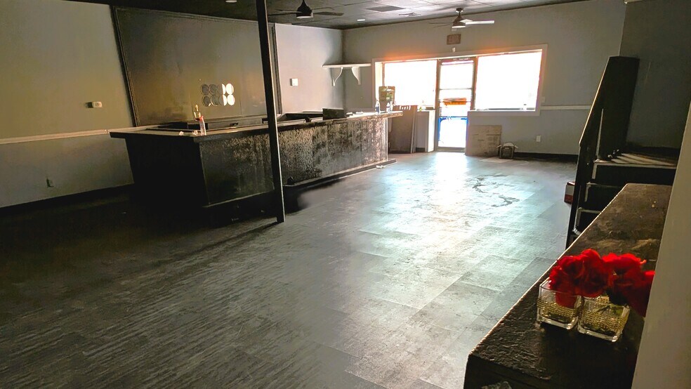 More Photos Of 118 Grand Ave, New Haven General Retail For Sale