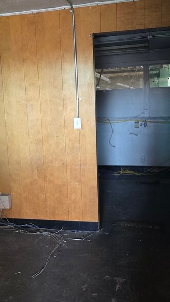 More Photos Of 155 W Commercial St, Pomona Unknown For Lease