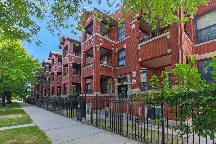 More Photos Of 5847-5849 S Michigan Ave, Chicago Apartments For Sale