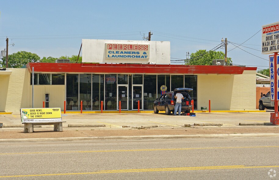 More Photos Of 4346 S Staples St, Corpus Christi Freestanding For Lease