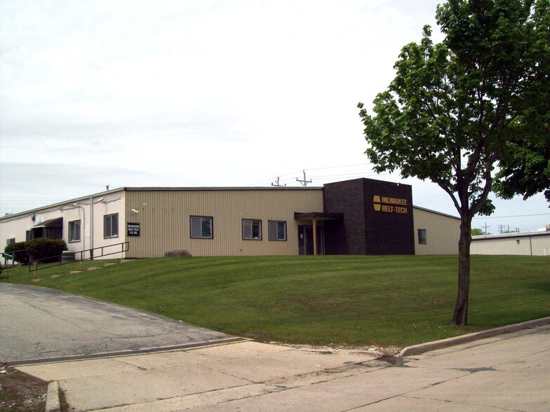 More Photos Of 7909-7933 N 73rd St, Milwaukee Light Manufacturing For Sale