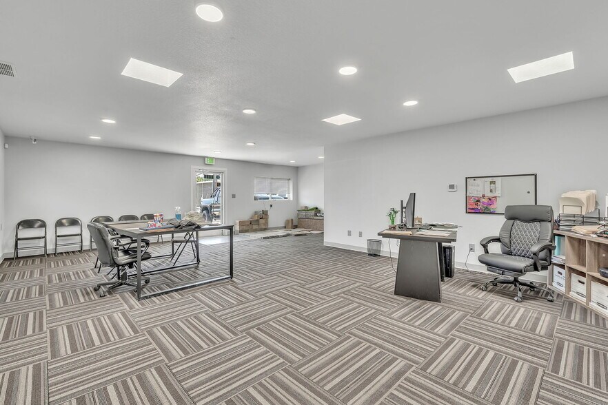 More Photos Of 2128 E Bijou St, Colorado Springs Freestanding For Lease