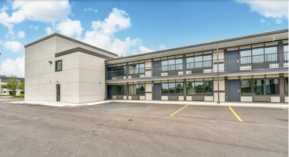 More Photos Of 34911 Van Dyke Ave, Sterling Heights Apartments For Lease