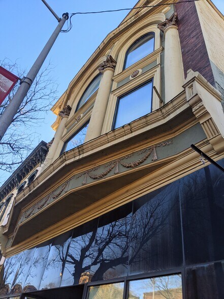 More Photos Of 14-16 E Commerce St, Bridgeton Office For Lease