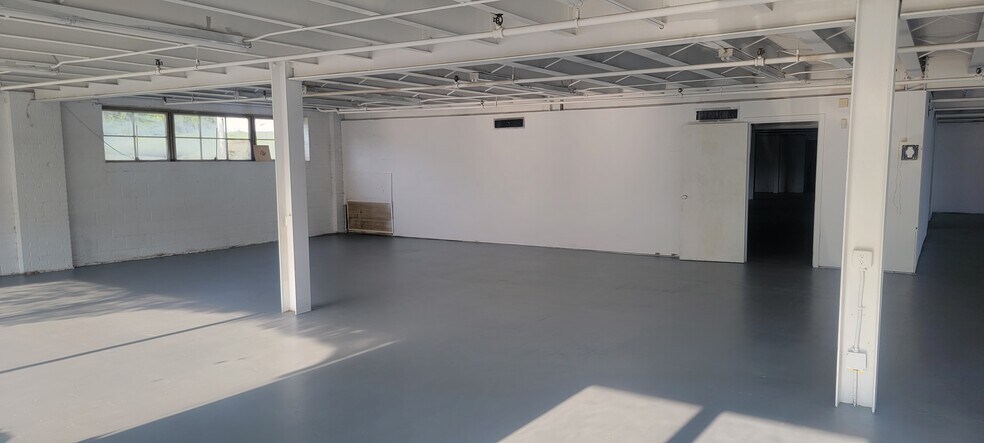 More Photos Of 585 11th St NW, Hickory Manufacturing For Lease
