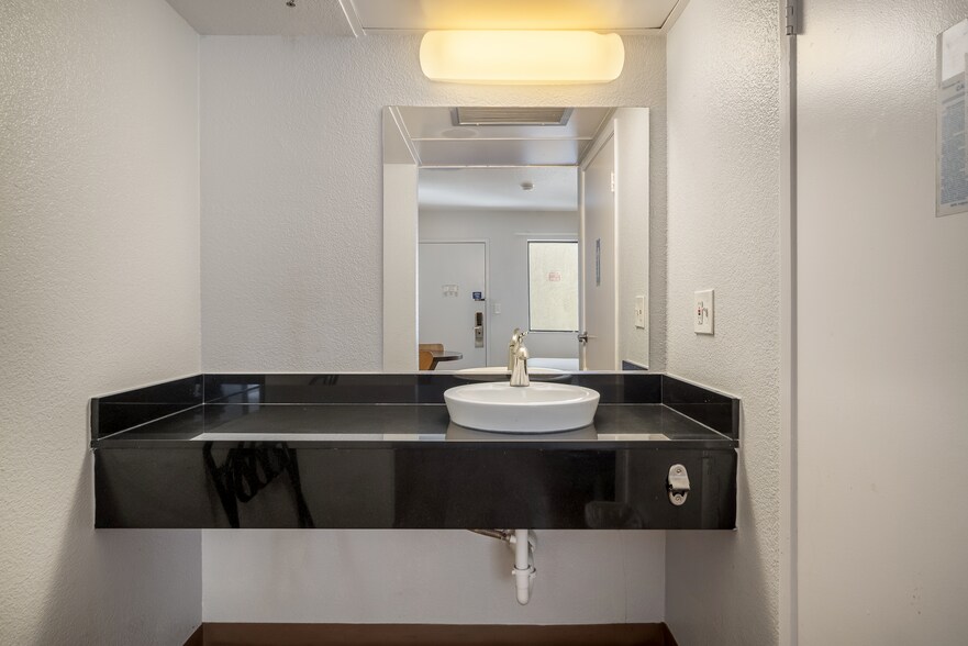 More Photos Of 750 Raintree Dr, Carlsbad Hotel For Sale