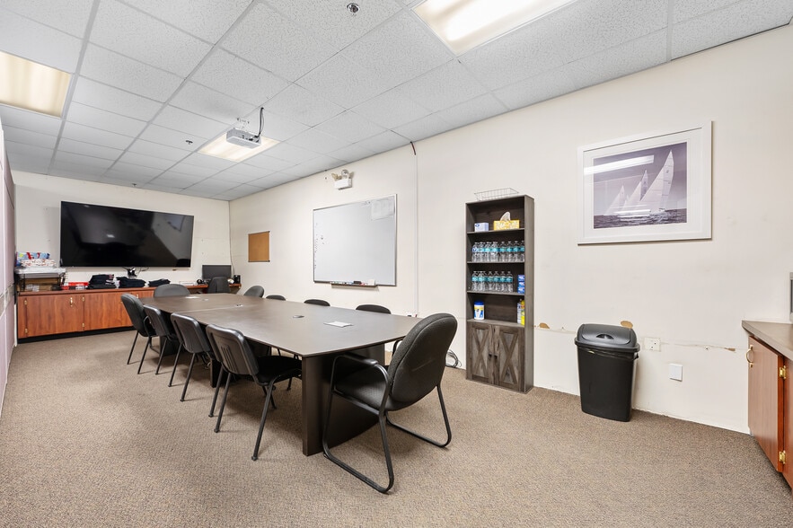 More Photos Of 2 Sunshine Blvd, Ormond Beach Light Distribution For Lease