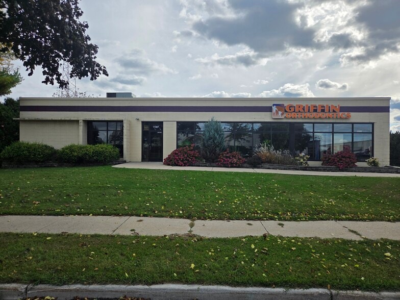 More Photos Of 11327 W Lincoln Ave, West Allis Research And Development For Sale