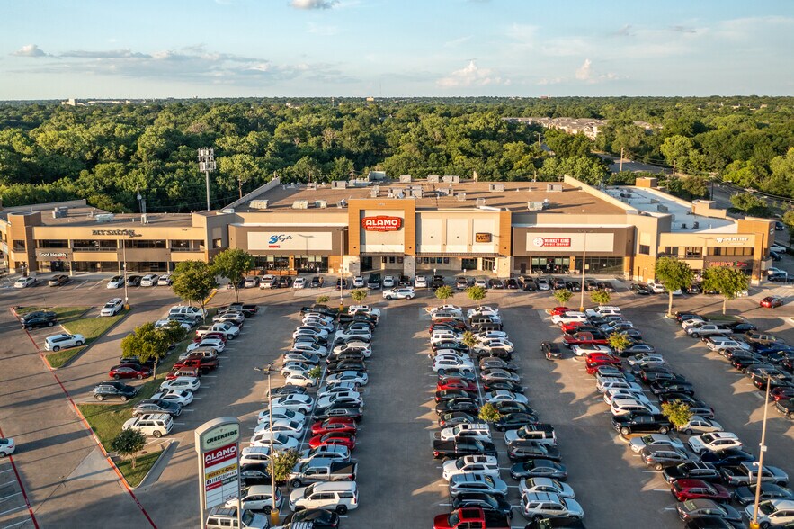 More Photos Of 6740-6780 Abrams Rd, Dallas Unknown For Lease