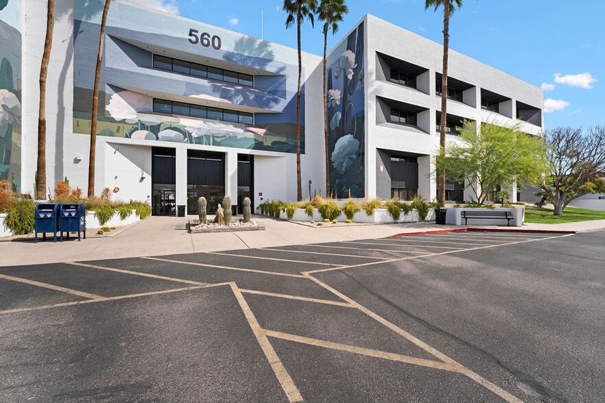 More Photos Of 560 W Brown Rd, Mesa Office For Lease