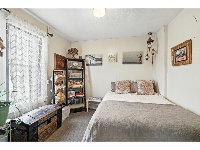 More Photos Of 205 S Main St, Le Sueur Storefront Retail Residential For Sale