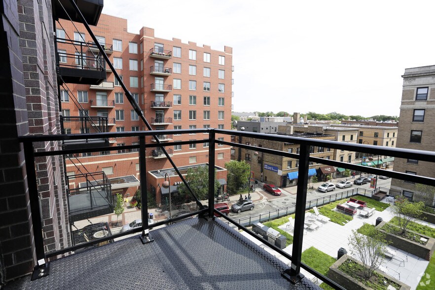 More Photos Of 847 Chicago Ave, Evanston Apartments For Lease