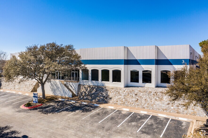 Primary Photo Of 1611 Headway Cir, Austin Warehouse For Lease