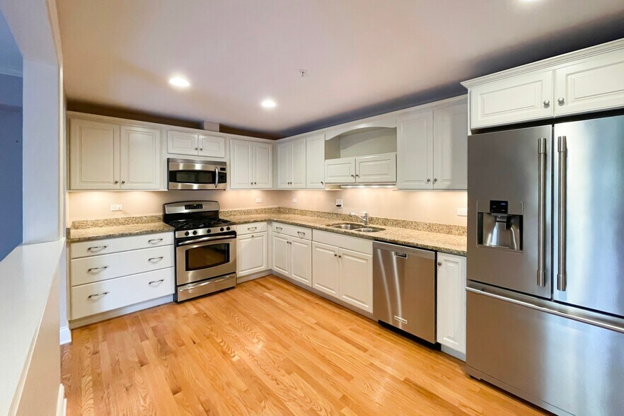 More Photos Of 3556 Western Ave, Highland Park Apartments For Sale