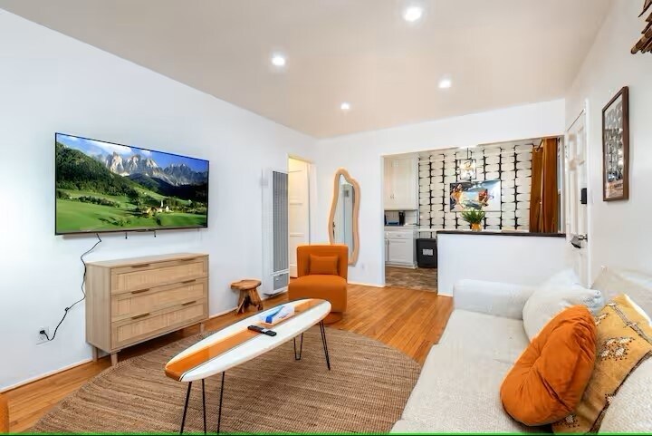 More Photos Of 604 Venezia Ave, Venice Apartments For Sale