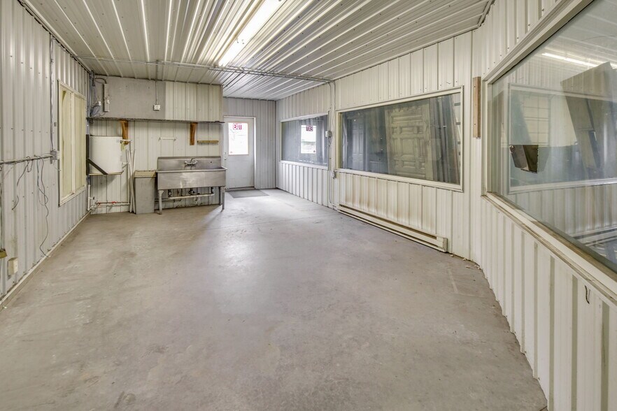 More Photos Of 12384 234th St, Cold Spring Warehouse For Sale