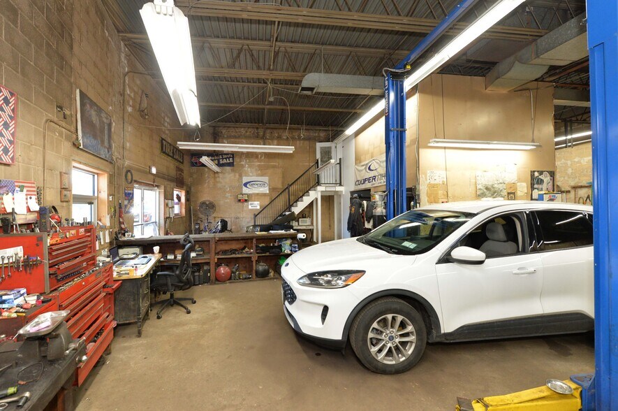 More Photos Of 20 Franklin Tpke, Mahwah Industrial For Lease