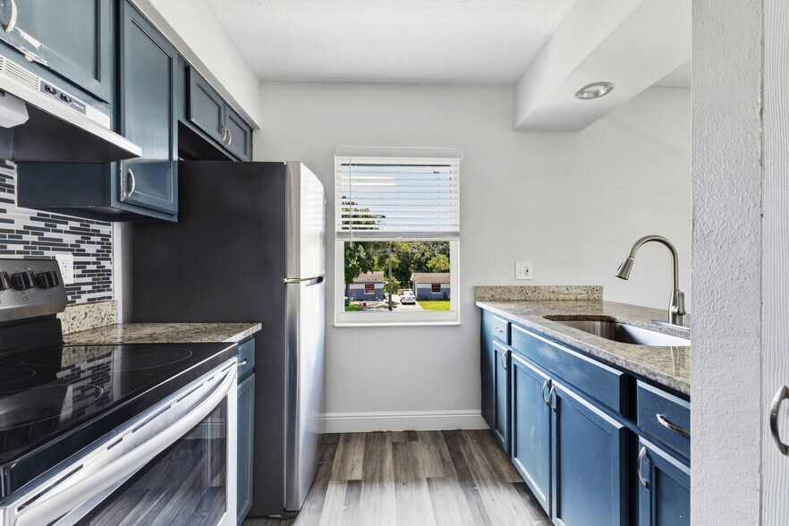 More Photos Of 8412-8420 N Lois Ave, Tampa Apartments For Sale