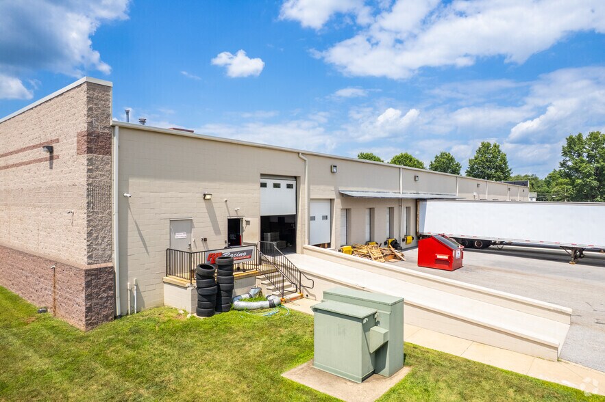 More Photos Of 150 Green Tree Rd, Phoenixville Light Distribution For Lease