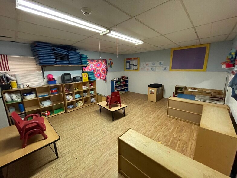More Photos Of 6723 Golfview St, Jacksonville Daycare Center For Sale