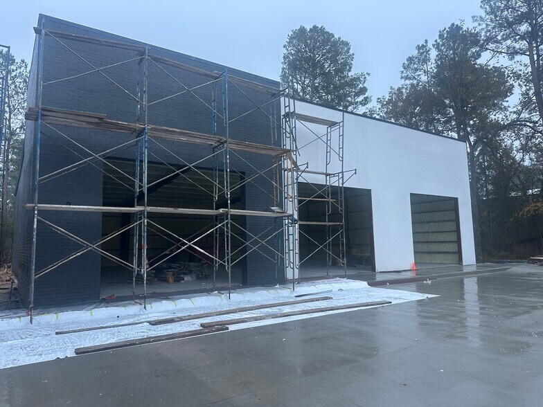 More Photos Of 1316 Sendera Ranch Dr, Magnolia General Retail For Lease