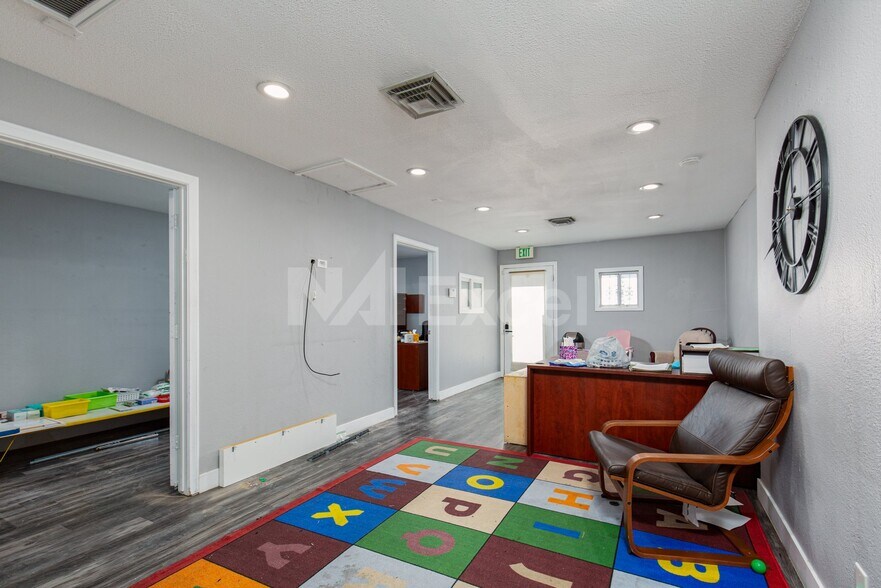 More Photos Of 2948 E Russell Rd, Las Vegas Office For Sale