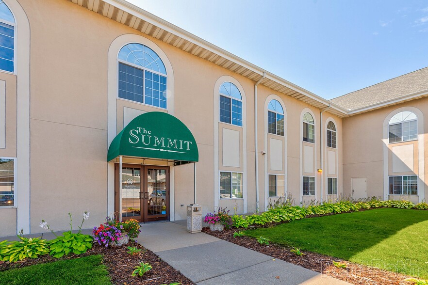 More Photos Of 1500 McAndrews Rd W, Burnsville Office For Lease