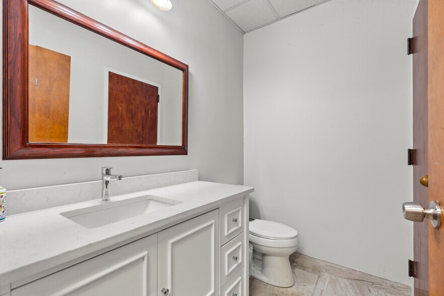 More Photos Of 1820 The Exchange SE, Atlanta Office For Sale