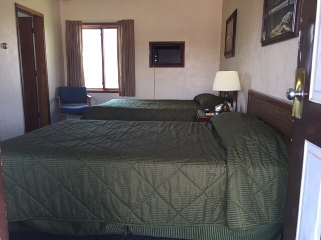 More Photos Of 100 Silver St, Hurley Hotel For Sale