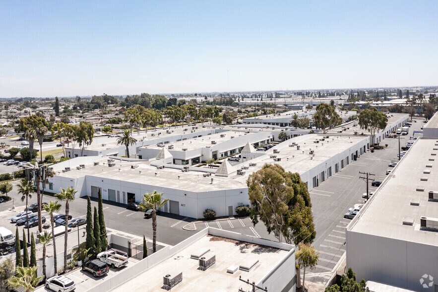 More Photos Of 14525 Valley View Ave, Santa Fe Springs Light Manufacturing For Lease
