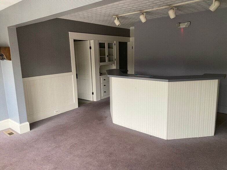 More Photos Of 254 Beech St, Manchester Office For Lease