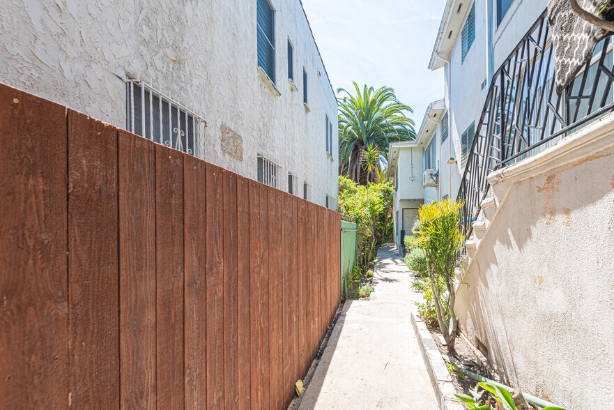 More Photos Of 8436 Blackburn Ave, Los Angeles Apartments For Sale