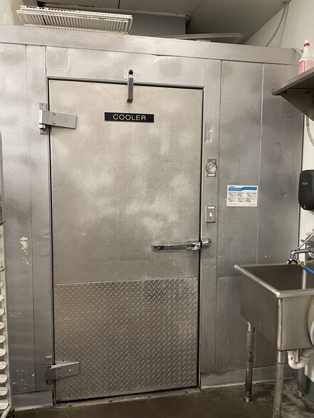 More Photos Of 1330 Broadway St, Pearland Storefront Retail Office For Lease