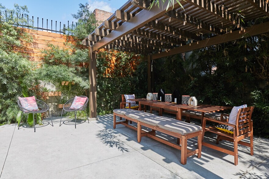 More Photos Of 722 Hartford Ave, Los Angeles Apartments For Sale