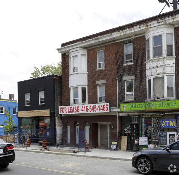 More Photos Of 817 Bloor St W, Toronto Storefront Retail Residential For Sale