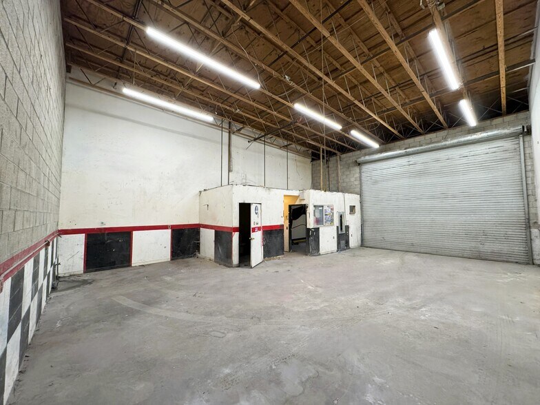 More Photos Of 245 W Base Line St, San Bernardino Auto Repair For Lease