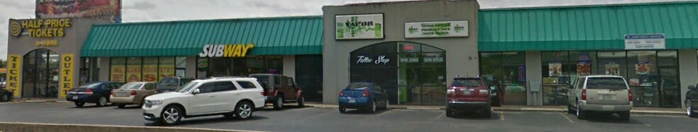 Primary Photo Of 605-607 MO-165, Branson General Retail For Lease