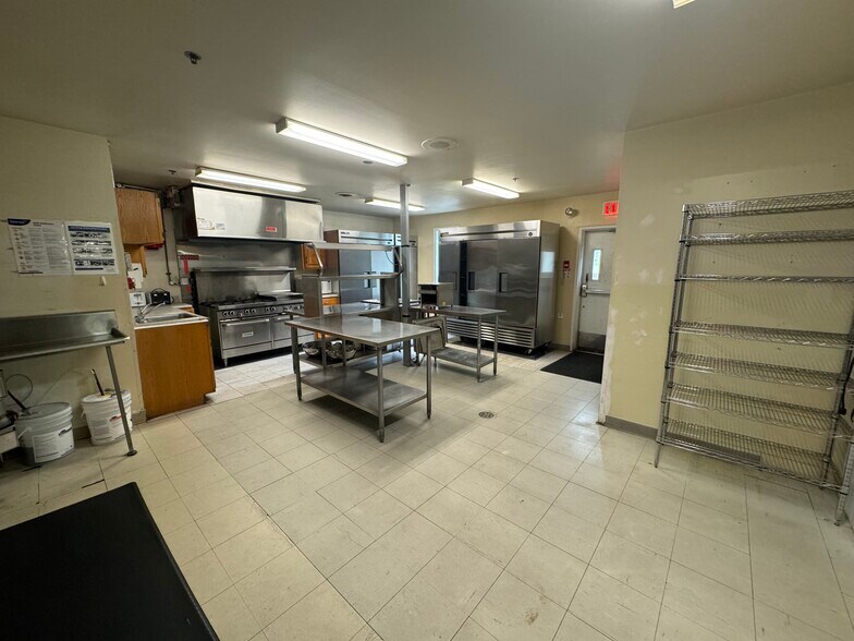 More Photos Of 725 Gibralter St, Norfolk Flex For Sale